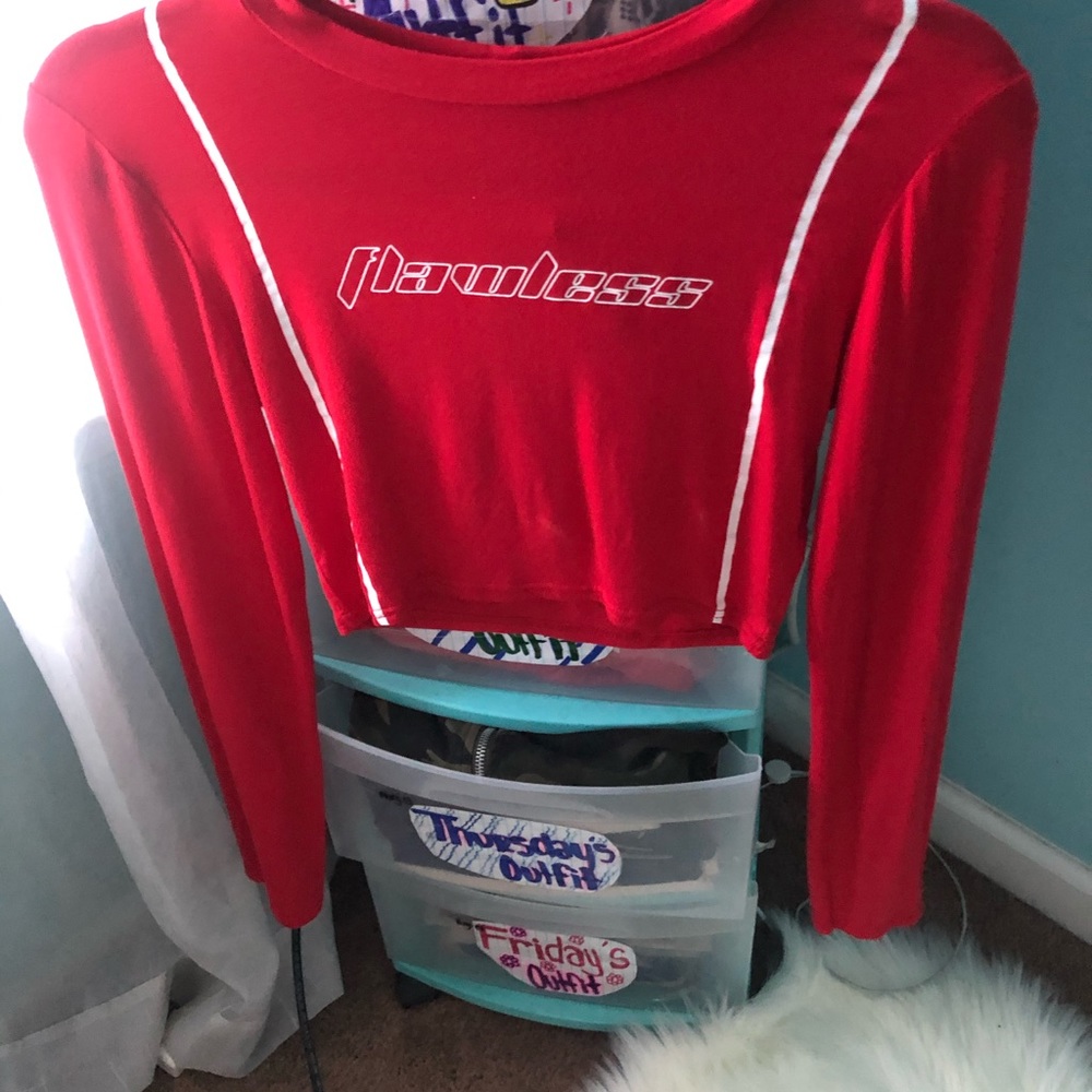 “Flawless” long sleeve tee🛍